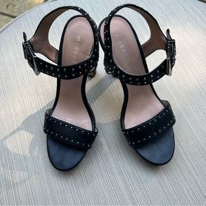 Steve Madden Black w Silver Studs 5” heel Size 7 Preowned Leather Sandals